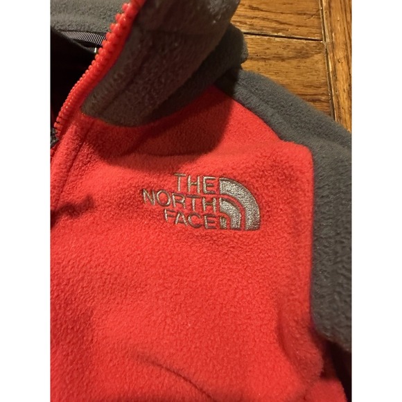 The North Face Jacket Womens Small Red Full Gray Zip Fleece Outdoor - Picture 3 of 7